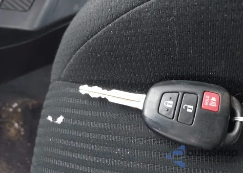 2015 Toyota Rav4 Xle z USA, uszkodzony, nr VIN JTMRFREV9FD155159